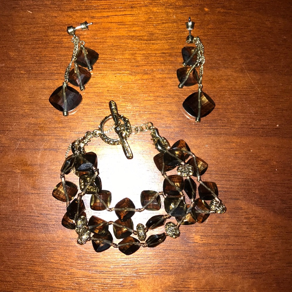 Monet Bracelet Brown Crystals with Gold Tone Metal - Picture 2 of 2
